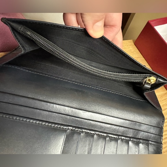 ✨SALVATORE FERRAGAMO LEATHER BIFOLD W/ BOX✨ - Picture 5 of 12